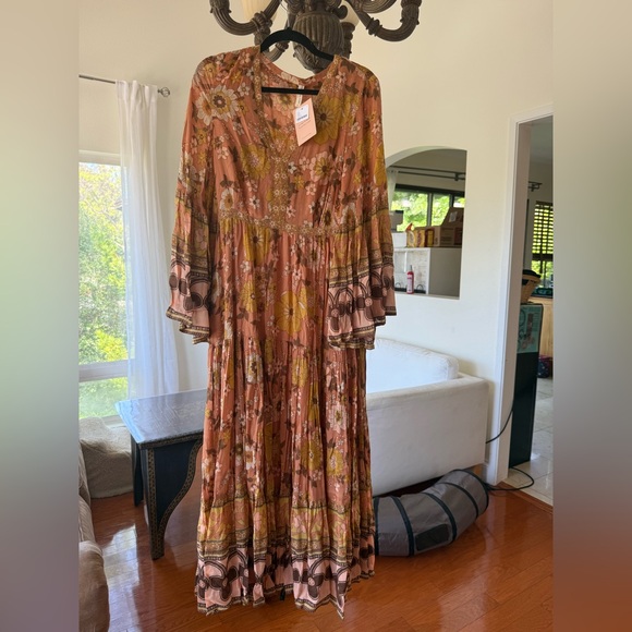 Spell Gown - Picture 1 of 4